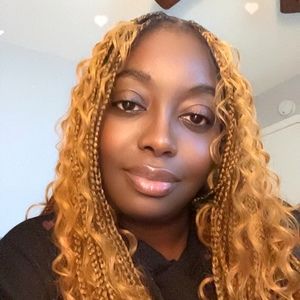 Meet your Posher, Queen